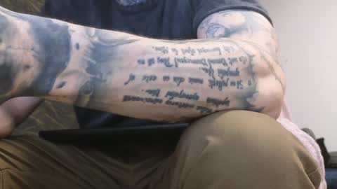 Snapshot of thebestmuscles chatting on January 18, 5:15 pm John online show from January 18, 5:15 pm