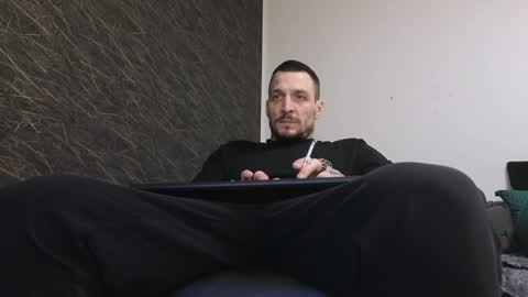 Snapshot of thebestmuscles chatting on January 8, 5:26 pm John online show from January 8, 5:26 pm