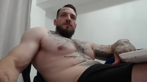 Snapshot of thebestmuscles chatting on September 15, 6:31 pm John online show from September 15, 6:31 pm