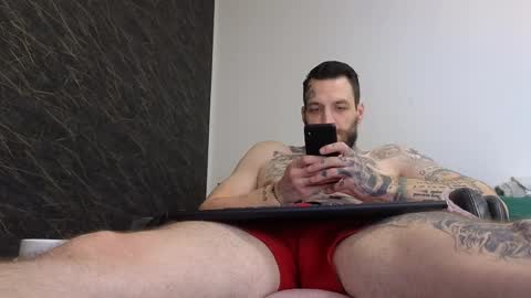 Snapshot of thebestmuscles chatting on March 1, 6:11 pm John online show from March 1, 6:11 pm