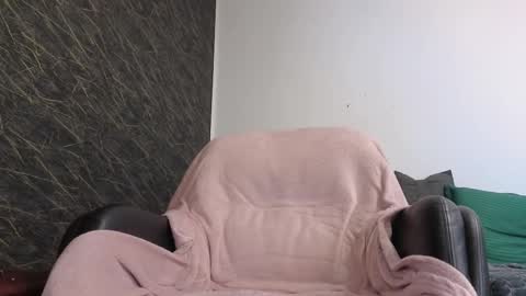 Snapshot of thebestmuscles chatting on March 4, 4:30 pm John online show from March 4, 4:30 pm