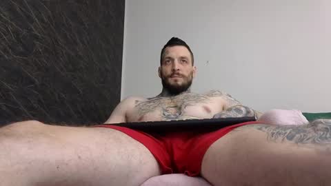 Snapshot of thebestmuscles chatting on February 15, 5:17 pm John online show from February 15, 5:17 pm