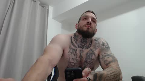 Snapshot of thebestmuscles chatting on October 7, 9:08 pm John online show from October 7, 9:08 pm