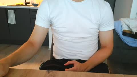 thecuteguy144949 online show from June 29, 8:09 am
