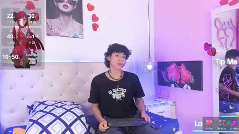 Snapshot of thedoll_ethan chatting on October 22, 8:45 pm ethan online show from October 22, 8:45 pm