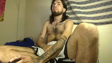 Snapshot of theferxxo_12 chatting on February 3, 12:47 am independent Model online show from February 3, 12:47 am