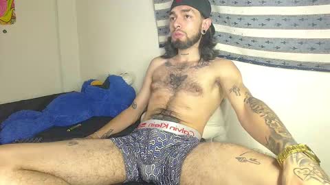 Snapshot of theferxxo_12 chatting on February 4, 6:04 am independent Model online show from February 4, 6:04 am