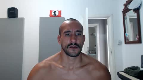 Snapshot of thekingofpains chatting on January 20, 12:18 pm KINGOFPAINS online show from January 20, 12:18 pm