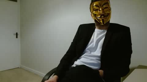 The Masked Londoner online show from February 4, 7:20 pm