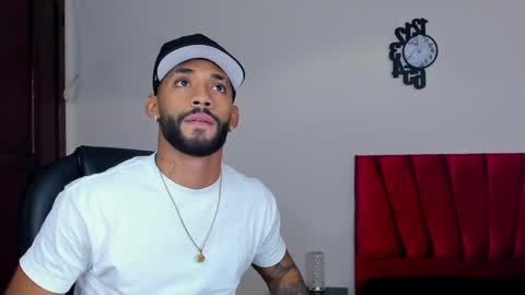 Theo Sky online show from September 23, 9:47 pm