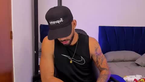 Theo Sky online show from October 3, 9:20 pm