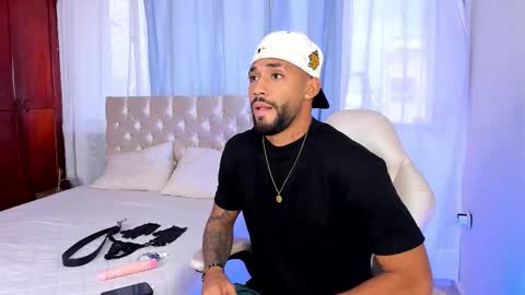 Theo Sky online show from September 10, 7:45 pm