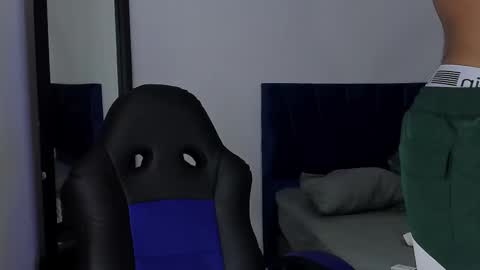 Theo Sky online show from October 1, 9:30 pm