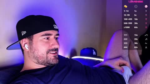 Snapshot of theoravi chatting on December 16, 2:04 am Theo Ravi online show from December 16, 2:04 am