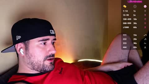 Snapshot of theoravi chatting on December 8, 3:53 am Theo Ravi online show from December 8, 3:53 am