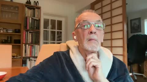 theowlandthe online show from February 2, 8:24 am