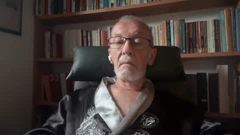 theowlandthe online show from July 26, 5:37 am