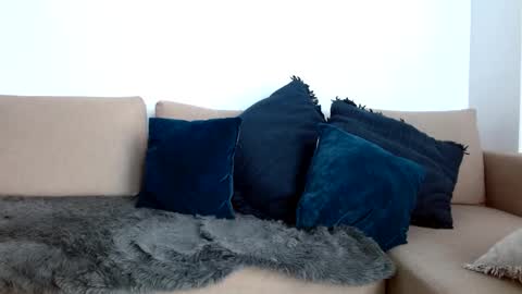 Yoshi online show from February 18, 2:06 pm