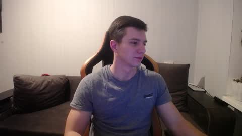 Snapshot of theroadtomars chatting on December 10, 9:22 pm Nick   online show from December 10, 9:22 pm