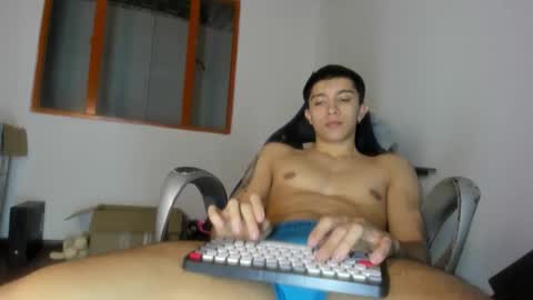 Snapshot of thesaint_xxx chatting on October 25, 2:57 am thesaint_xxx online show from October 25, 2:57 am