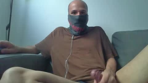 Scarf guy online show from May 28, 6:06 pm