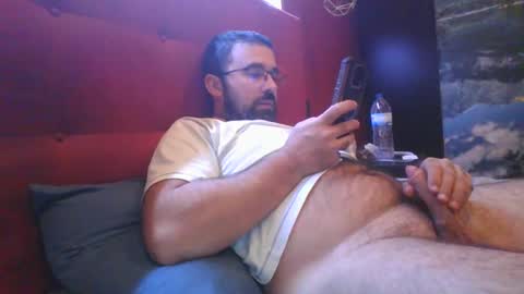 Snapshot of theviper1990 chatting on January 1, 3:02 am Carlos1990 online show from January 1, 3:02 am