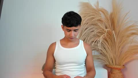 Thiago  online show from January 13, 6:56 pm