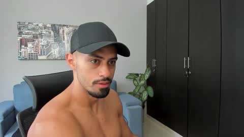 thiago_driussi online show from October 31, 12:52 pm