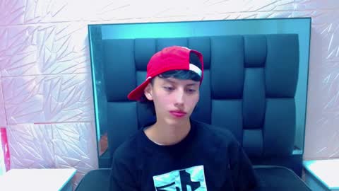 thiago_twink38 online show from January 16, 6:38 am