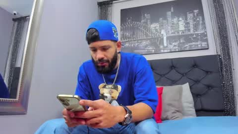 Thia Gomez online show from December 4, 12:14 pm