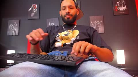 Thia Gomez online show from January 18, 12:26 pm