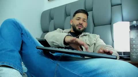 Thia Gomez online show from March 13, 7:53 pm