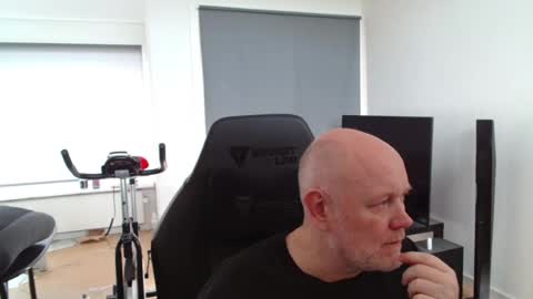thomas806035 online show from July 31, 10:15 am