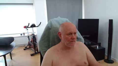 thomas806035 online show from June 29, 12:16 pm