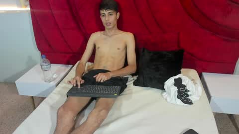 thomas_dikey online show from March 27, 7:04 pm