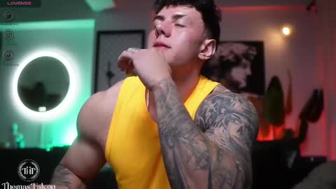 Thomas Falcon online show from February 28, 1:26 am