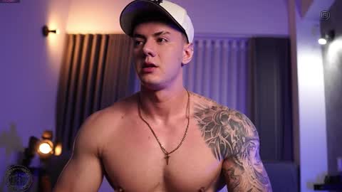 Thomas Falcon online show from September 26, 1:58 am