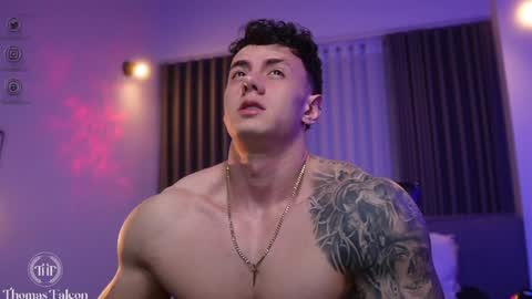 Thomas Falcon online show from December 12, 1:43 am