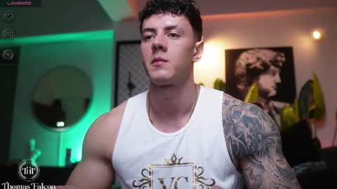 Thomas Falcon online show from March 6, 3:02 am