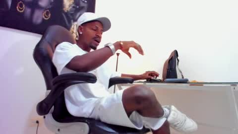 Thomas online show from February 22, 1:44 am