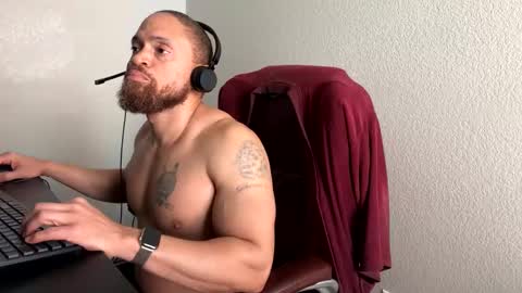 Snapshot of thomasgwhitecft chatting on October 23, 7:50 pm FatherTime online show from October 23, 7:50 pm