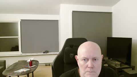 thomash32 online show from October 30, 10:44 pm