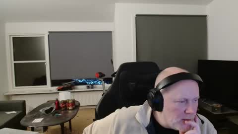 thomash32 online show from December 20, 9:22 pm