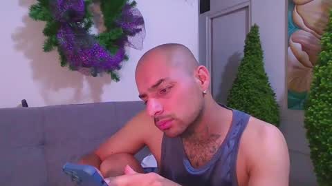 thomas  smith online show from February 20, 10:48 pm