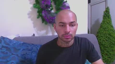 thomas  smith online show from February 12, 7:13 pm