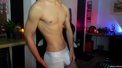   L e a n d e r   25OFF ON MY OF online show from March 7, 6:27 pm