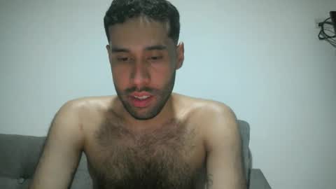 Snapshot of throwawayyourgun chatting on February 5, 1:37 am Luka online show from February 5, 1:37 am