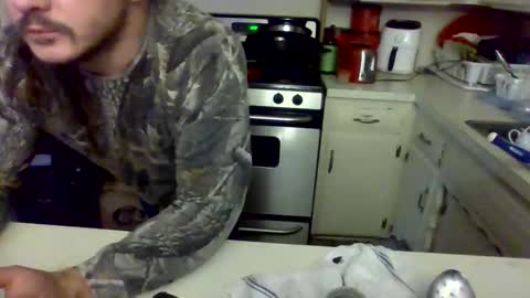 Snapshot of thunder8u42 chatting on October 22, 7:23 am thunder8u42 online show from October 22, 7:23 am
