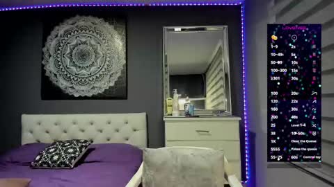 Tian Zilac online show from September 18, 10:01 pm