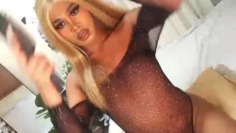 Sam online show from December 21, 8:18 am